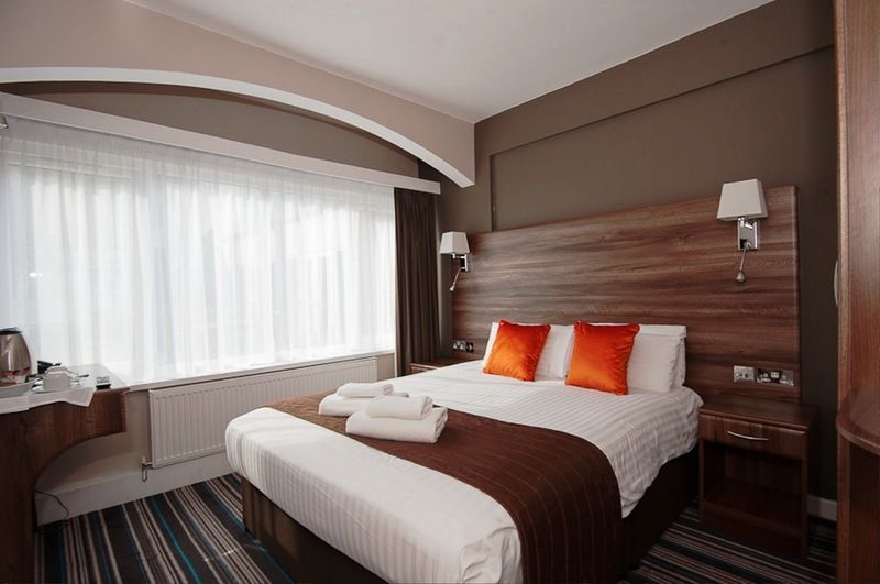 Riverside Hotel เคนิลเวิร์ท ภายนอก รูปภาพ